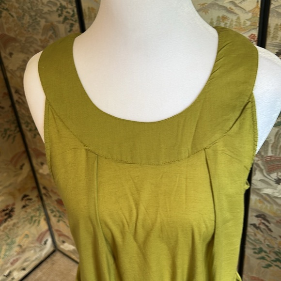 PRESS WOMENS SLEEVELESS EMBROIDERED HEM, TANK TOP PERIDOT GREEN SIZE SP - Picture 2 of 15